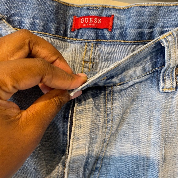 Guess mens 38 cotton distressed denim shorts… - Picture 4 of 8